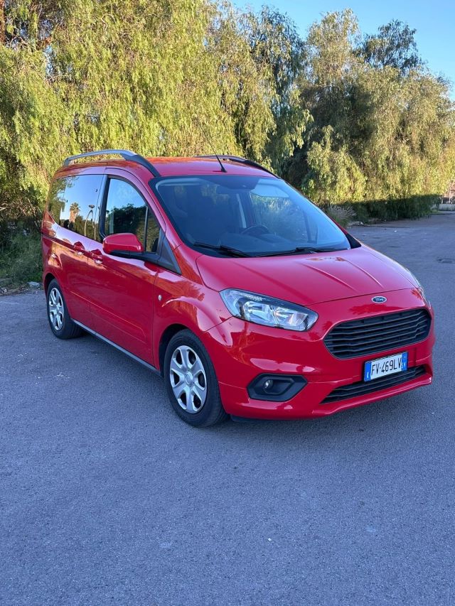 Ford Tourneo Courier 15 Tdci cv 100 titanium